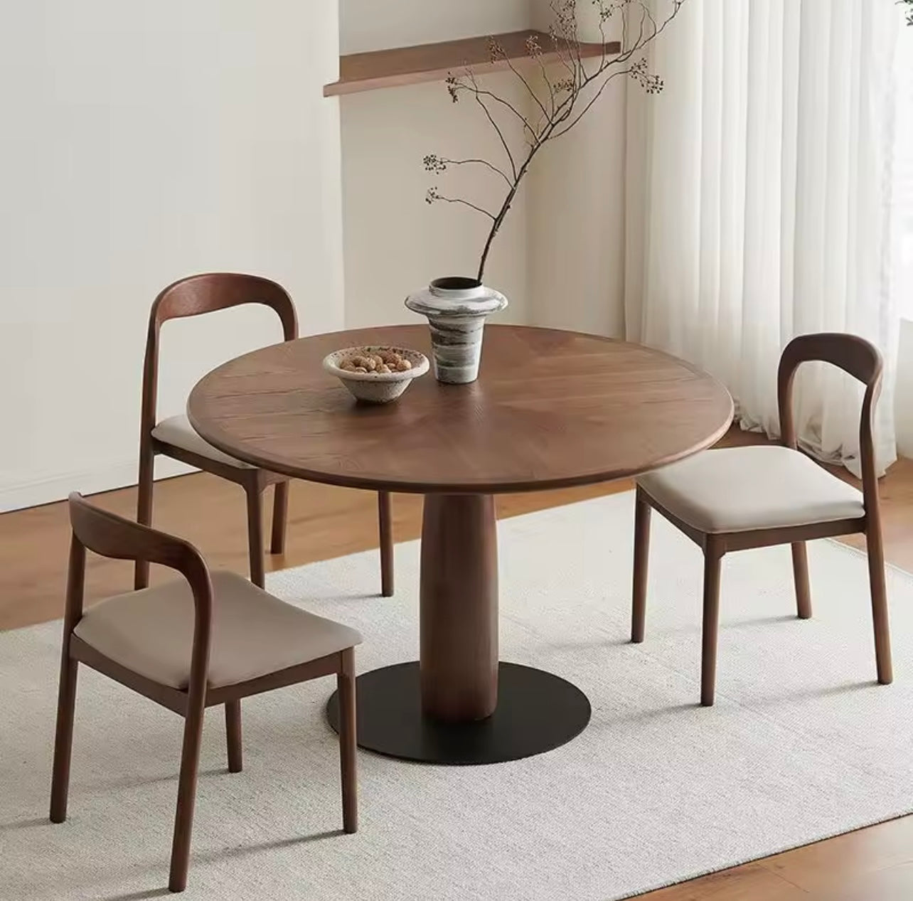 Nordic Vintage Solid Wood Round Dining Table