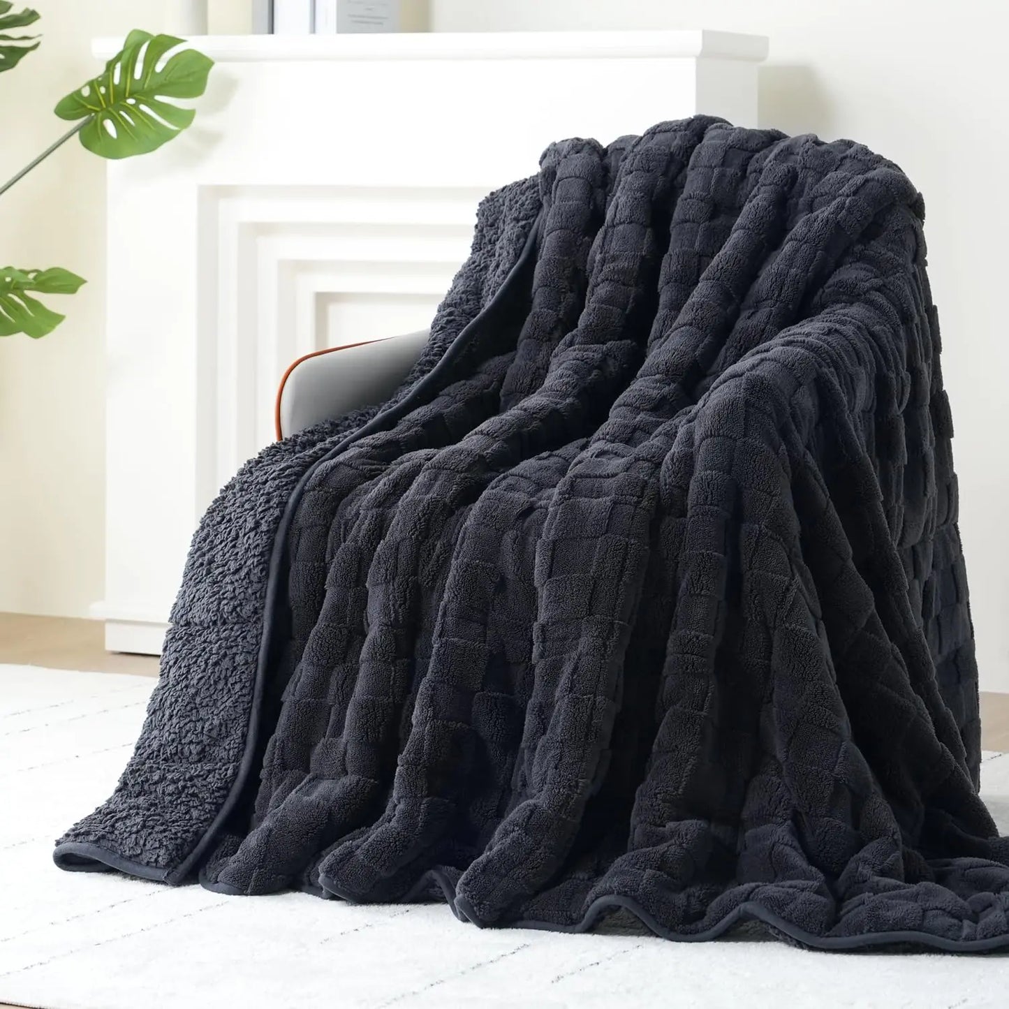Black Checkered Weighted Blanket 15lbs 48x72"